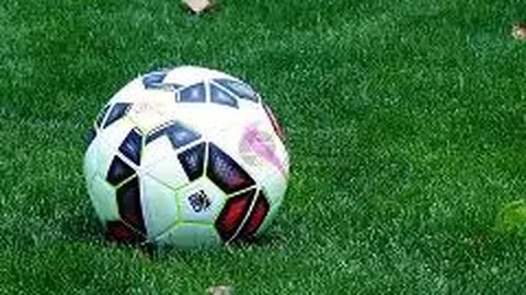 辛芷蕾成为《观点》中国特辑封面人物，登封位置引发热议